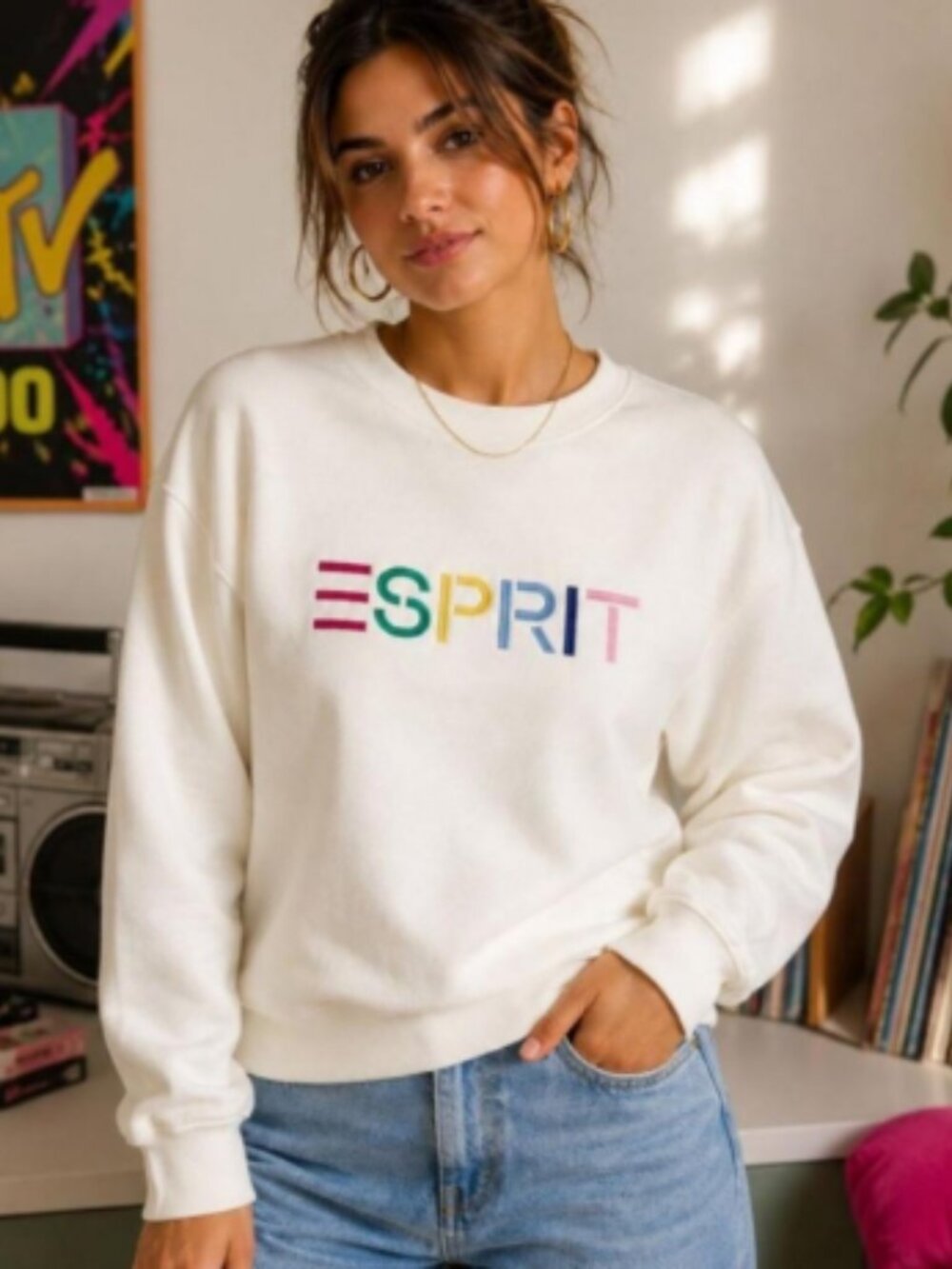 NWT Esprit Women’s ’80s-Inspired Embroidered Logo Fleece Sweatshirt